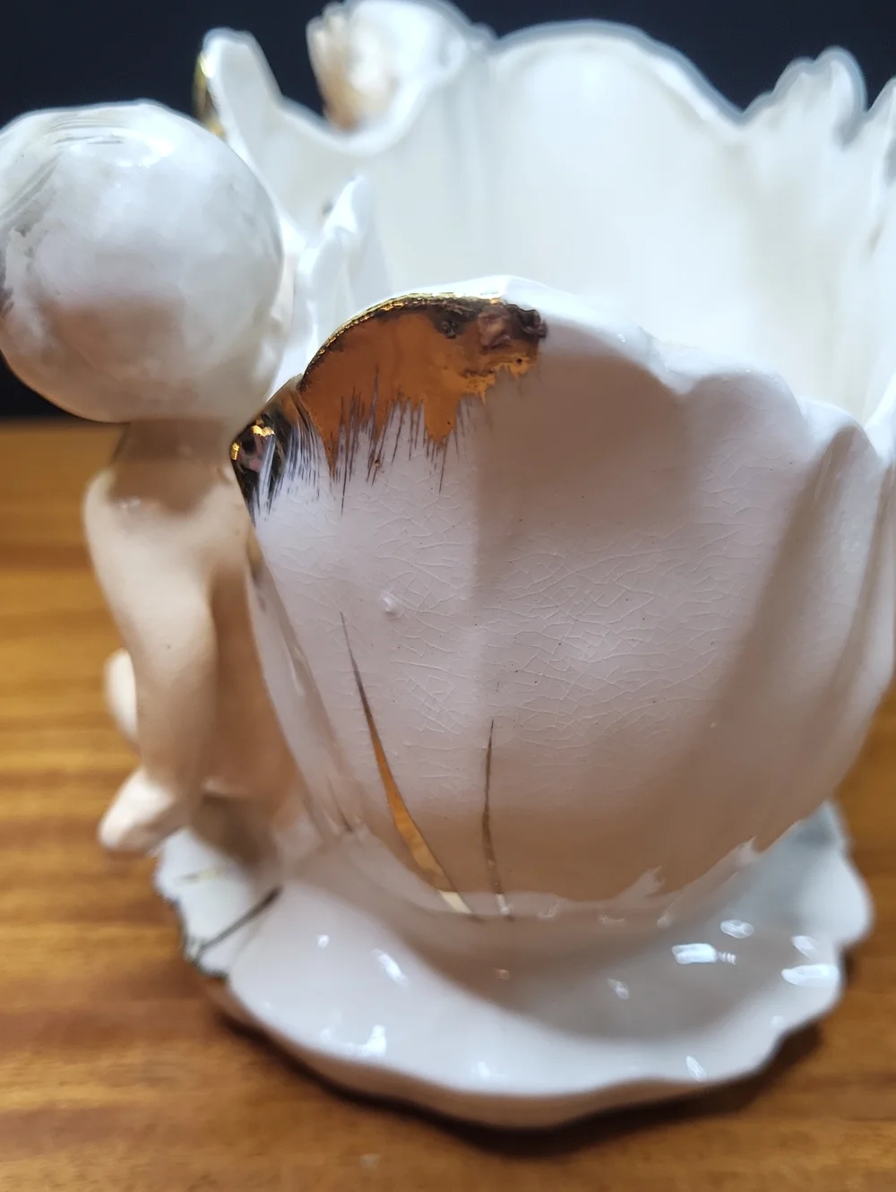 Porcelain Cherub Shell Planter in White and Gold